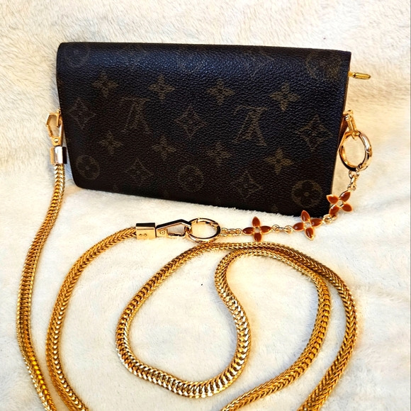 Authentic Louis Vuitton Wallet Crossbody - Picture 2 of 15